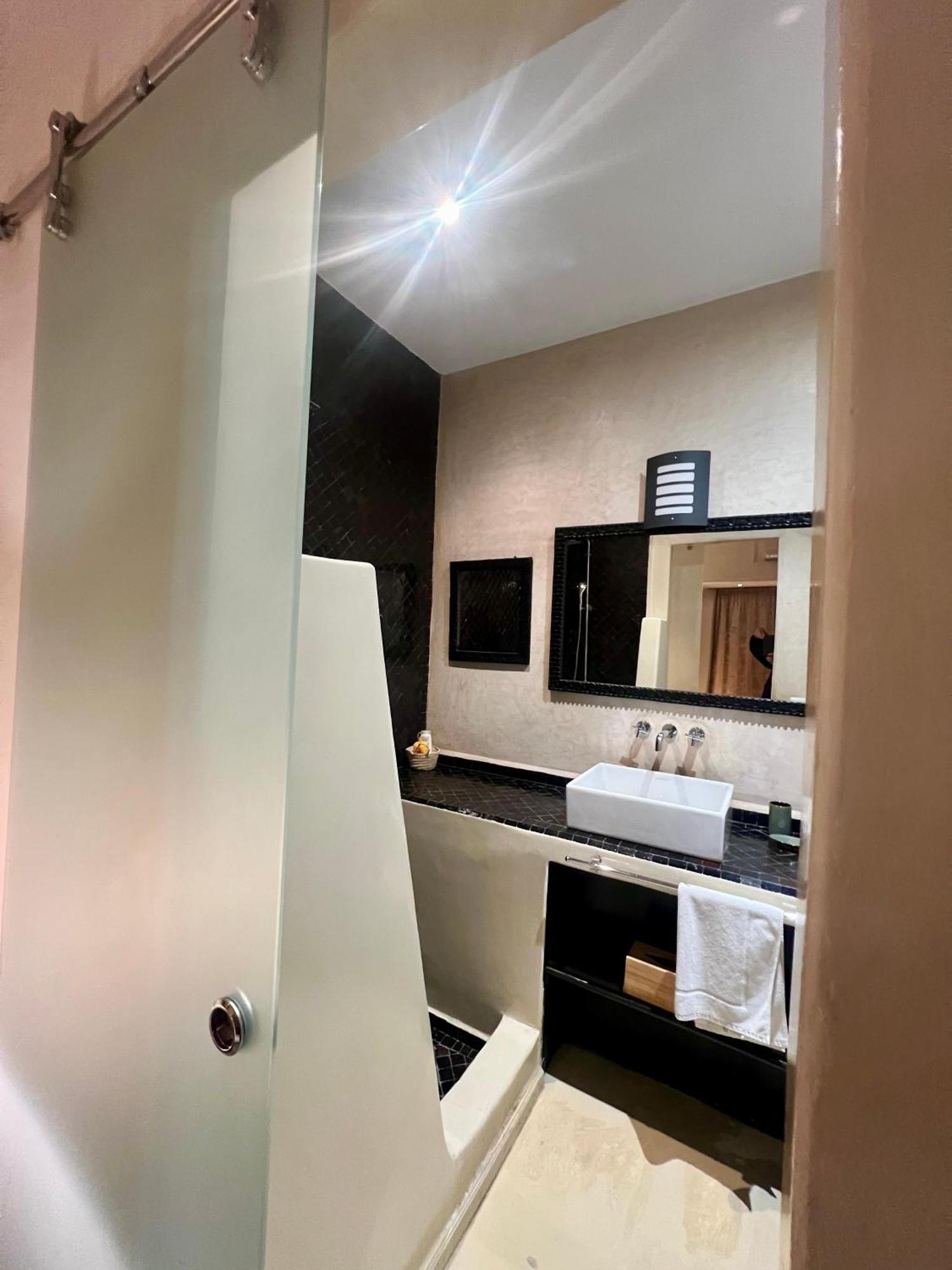 "Le 21", Exclusive Luxury Duplex 400M From Jemaa El Fna Place -Hammam-Jacuzzi-Koutoubia View-Roof Terrace -Speed Wifi Marakéš Exteriér fotografie